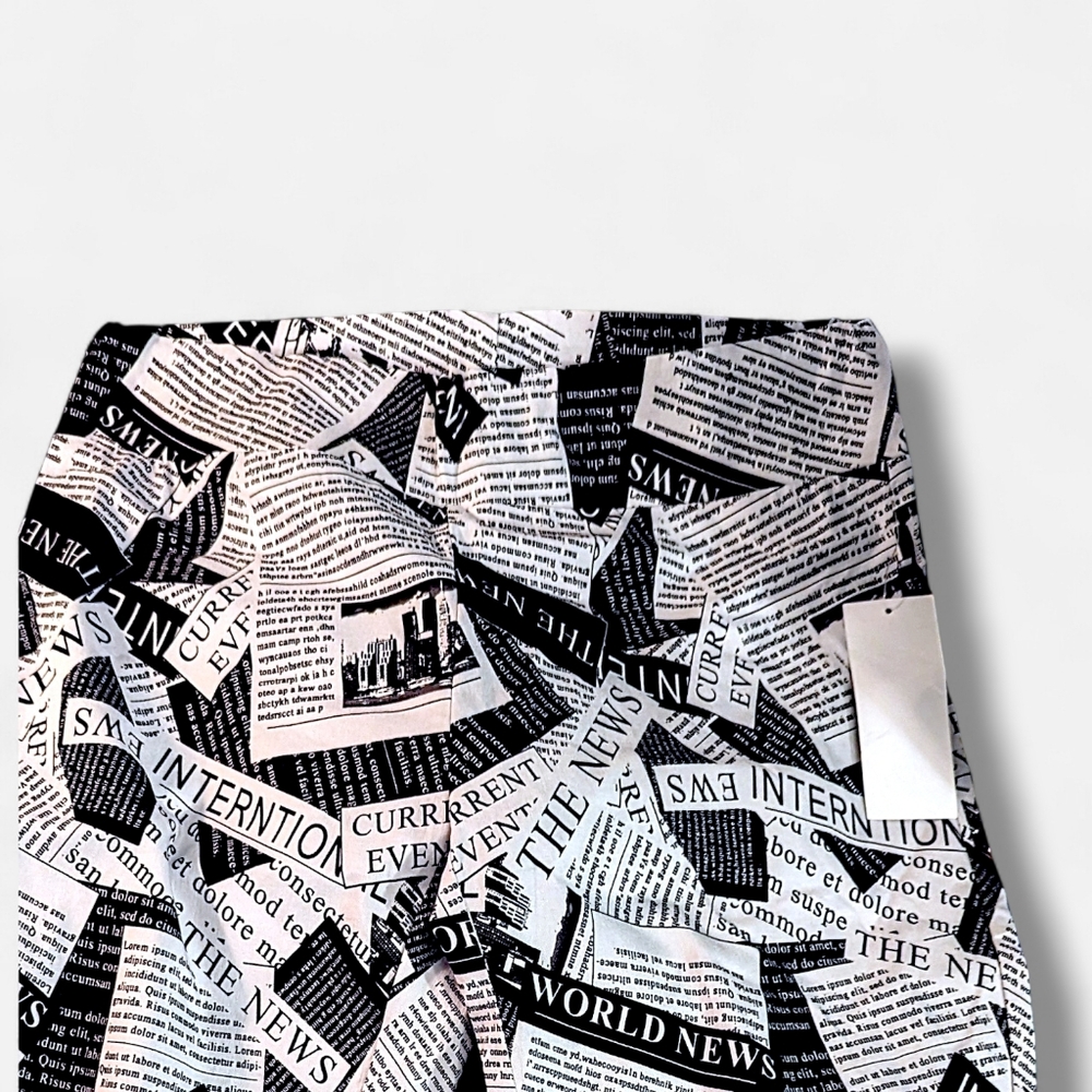 NWT Newspaper Print Flat Front Capris by Style-Right Inc. Women's L - Picture 2 of 3